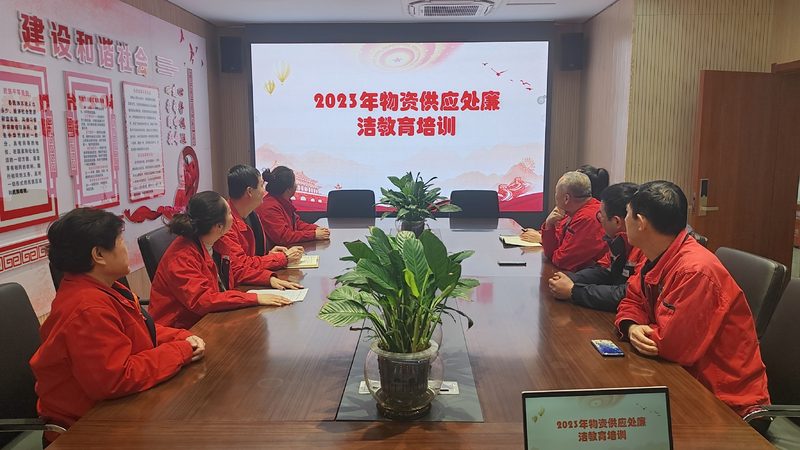 成人教育网上平台的价格并非一成不变，其构成因素主要包括以下几个方面：