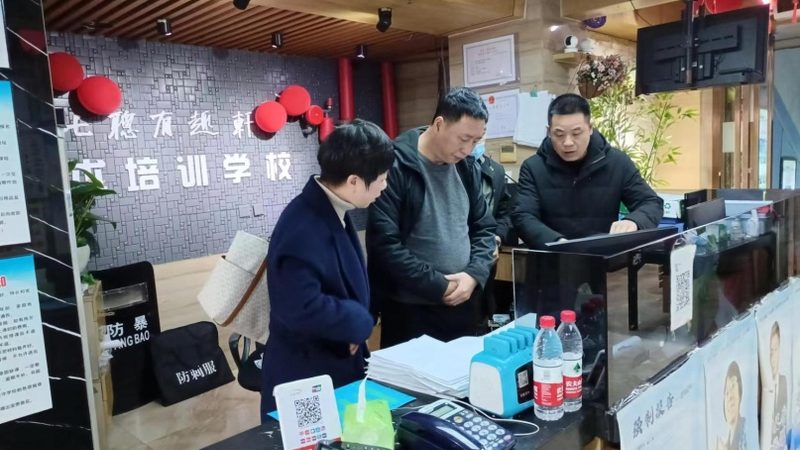 叉车证与挖掘机证：含金量对比解析